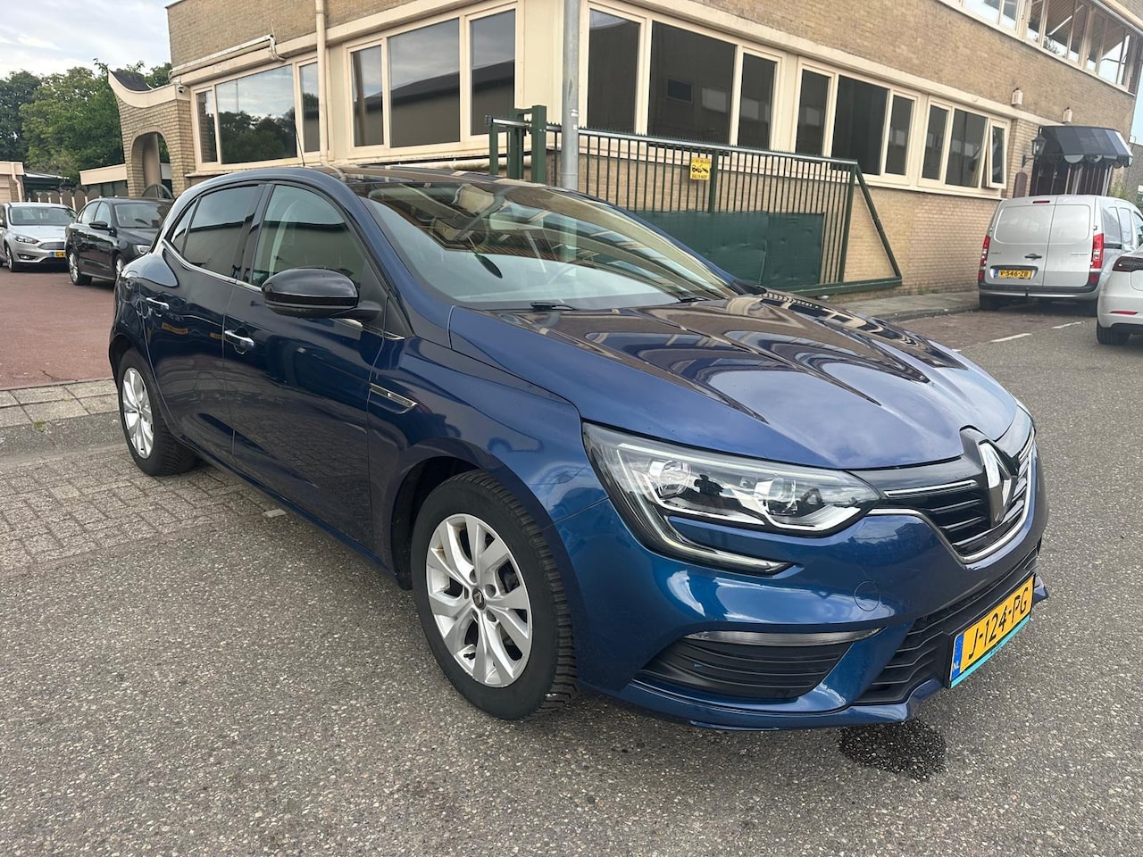 Renault Mégane - 1.3 TCe Automaat Limited 2020 Nap - AutoWereld.nl