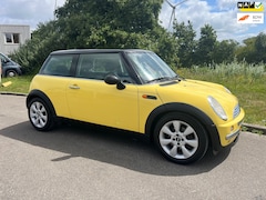 MINI 3-Deurs - 1.6 Cooper Pepper BJ 2003 Goed onderhouden NIeuwe Apk BIj BIj aflevering AIRCO