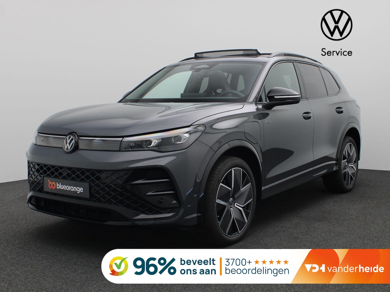 Volkswagen Tiguan - 1.5 eHybrid R-Line Edition 272PK DSG Panoramadak, Trekhaak, 360gr. Camera, Black Style, 20 - AutoWereld.nl