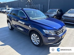Volkswagen T-Roc - 1.0 TSI 115PK Style Business | TREKHAAK | ALL SEASON | NAVIGATIE | ADAPT. CRUISE | 17 INCH