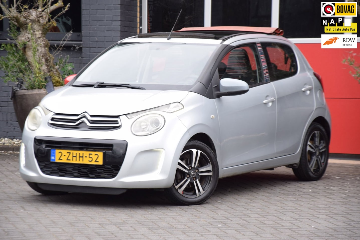 Citroën C1 - 1.2 Airscape Shine 2015 Nieuwe Koppeling en D-riem - AutoWereld.nl