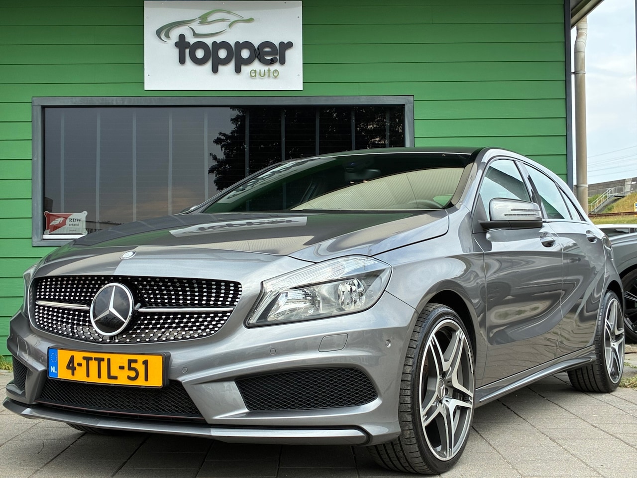 Mercedes-Benz A-klasse - 180 Ambition|AMG|1e Eigenaar|Automaat|Navigatie|CruiseControl| - AutoWereld.nl