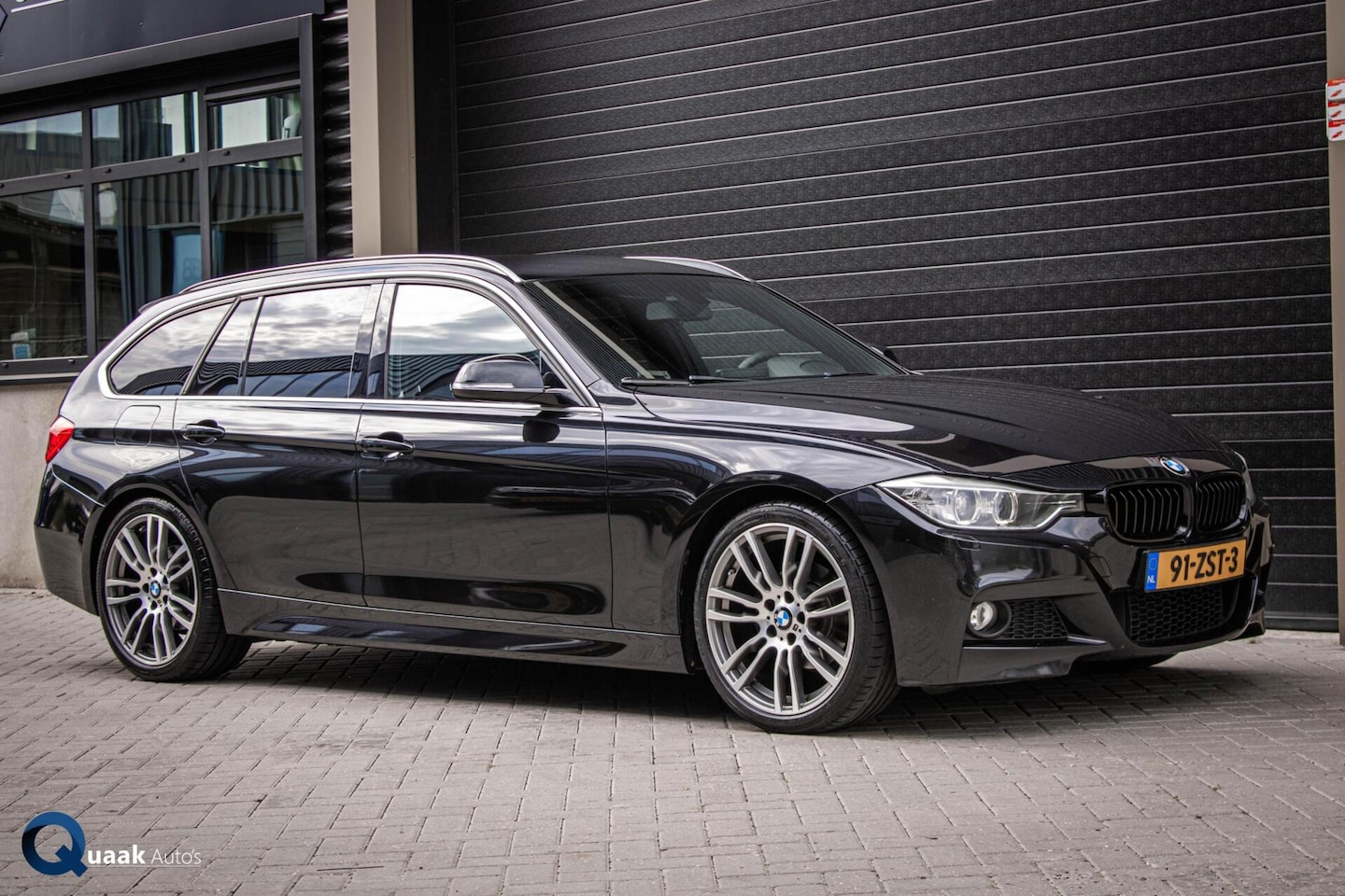 BMW 3-serie Touring - 320i M-Sport NW. KETTING & TURBO | LEER | 19" VELGEN | NAP - AutoWereld.nl