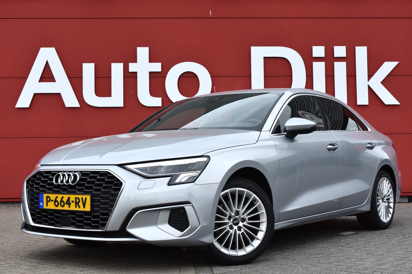 Audi A3 Limousine - 30 TFSI Advanced edition Full-LED | Carplay | Sportstoelen | Afn. Trekhaak | Navi | Clima - AutoWereld.nl