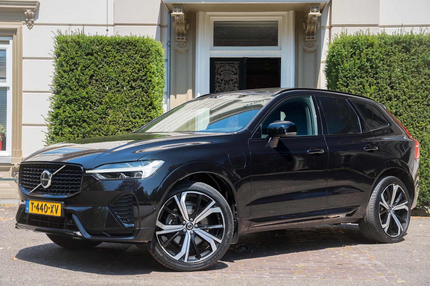 Volvo XC60 - 2.0 T6 Plug-in hybrid AWD Ultimate Dark TREKHAAK | PANO | 360 CAM | HUD | FULL OPTION - AutoWereld.nl