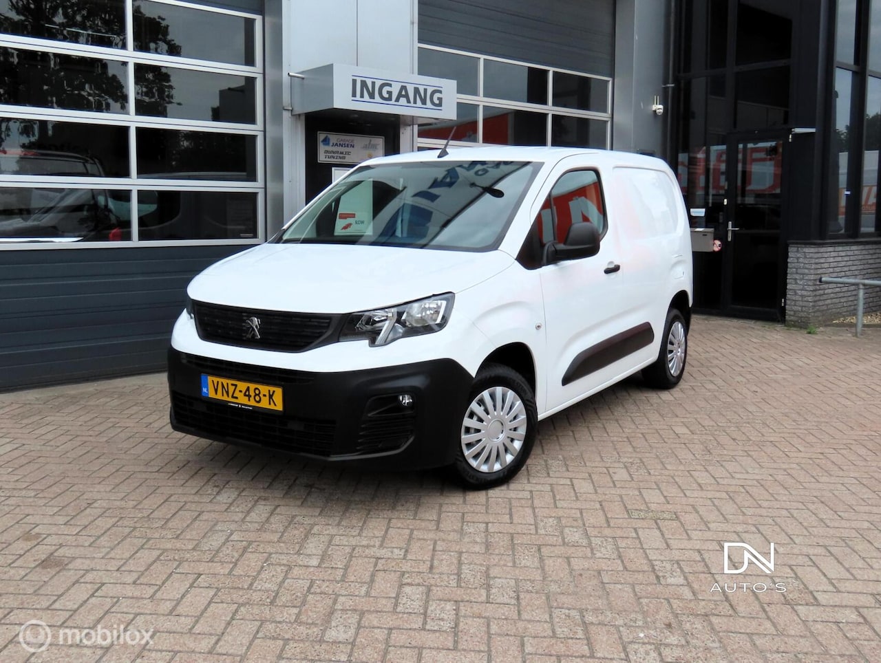 Peugeot Partner - 1.5 BlueHDI 102pk 2022 L1 Navi Cruise 1e eig - AutoWereld.nl
