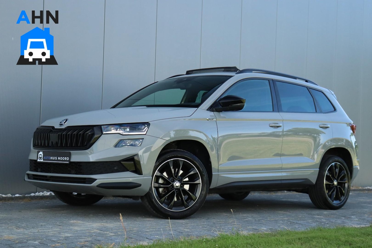 Skoda Karoq - 1.5 TSI / 150 PK / DSG / Sportline / FaceLift! / VOL OPTIES / Pano / Black Edition / Virtu - AutoWereld.nl