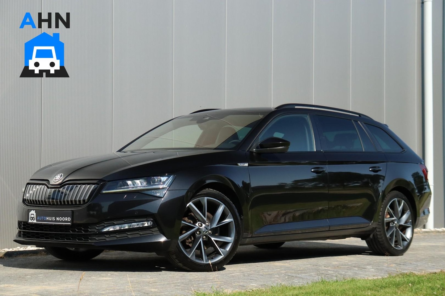 Skoda Superb Combi - iV / 218 PK / DSG / Vol Opties! / Sportline / Black Edition / Virtual Cockpit / CANTON / 3 - AutoWereld.nl