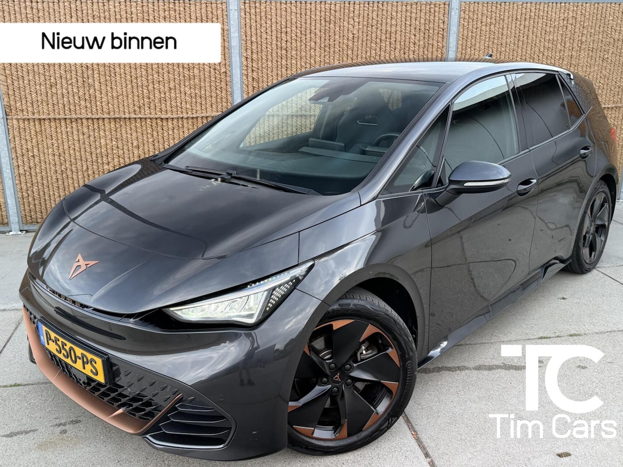 CUPRA Born - Adrenaline One 62 kWh Stuur en- stoelverwarming | LED verlichting | Apple CarPlay/Android - AutoWereld.nl
