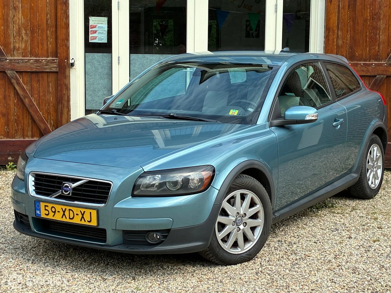 Volvo C30 - 2.4 D5 5-cilinder diesel Automaat met trekhaak - AutoWereld.nl