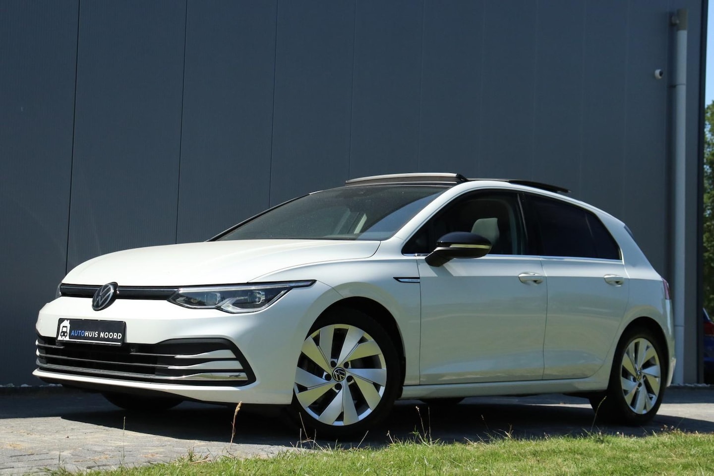 Volkswagen Golf - 8 1.5 eTSI Style / 150PK / DSG / Virtual Cockpit / PANO / MATRIX LED / ACC / DAB / 17"! - AutoWereld.nl
