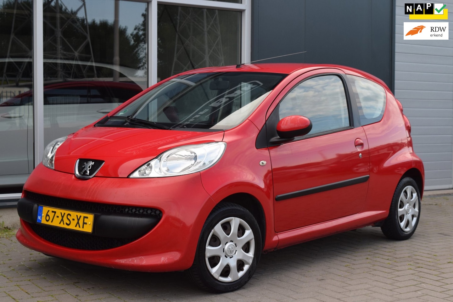 Peugeot 107 - 1.0-12V XS | Elek-Pakket | NAP + APK 7-2027 - AutoWereld.nl