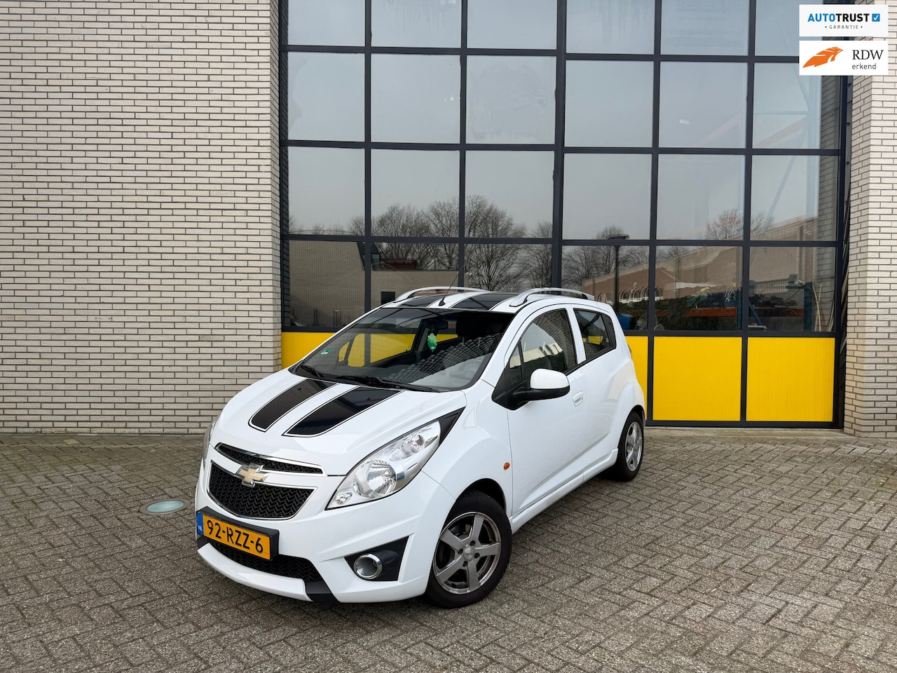 Chevrolet Spark - LS+ Bi-Fuel, Fietsenrek, leer, zomer en winterbanden - AutoWereld.nl