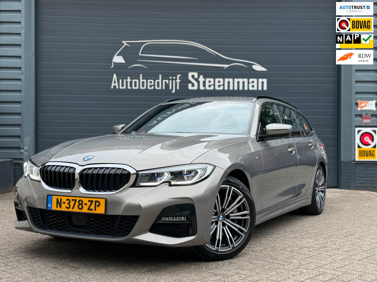 BMW 3-serie Touring - 330i Business Edition Plus | Camera - AutoWereld.nl
