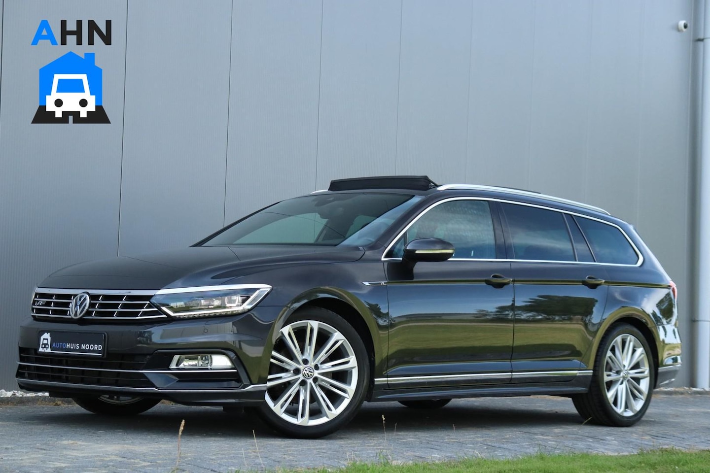 Volkswagen Passat Variant - 1.5 TSI / 150PK / DSG / 3x R-Line / Pano / MATRIX LED / Camera / DAB / 19"! - AutoWereld.nl