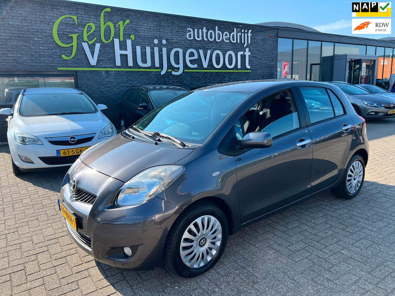 Toyota Yaris - 1.3 VVT-i Aspiration 1.3 VVTi Aspiration - AutoWereld.nl