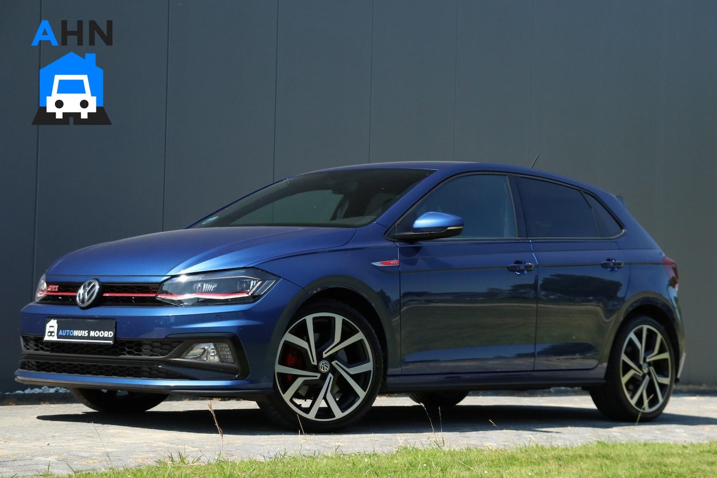Volkswagen Polo - 2.0 GTI / DSG / ACC / Camera / Virtual Cockpit / Navi / 18"! - AutoWereld.nl