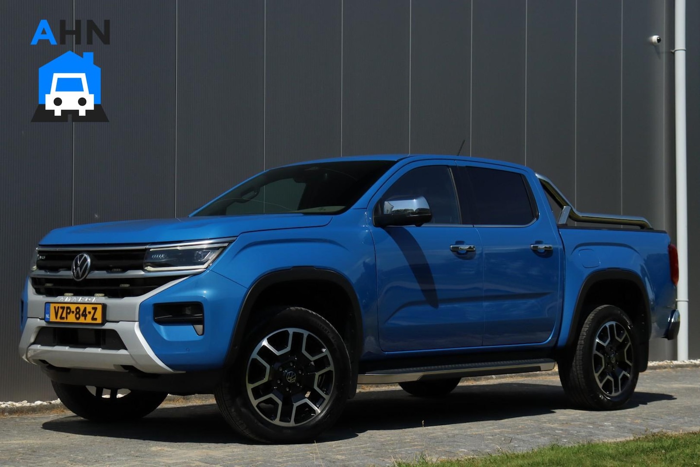 Volkswagen Amarok - Aventura 3.0 TDI V6 / 240PK! / Grijs Kenteken / ACC / LED / Trekhaak 3500KG / 20"! - AutoWereld.nl