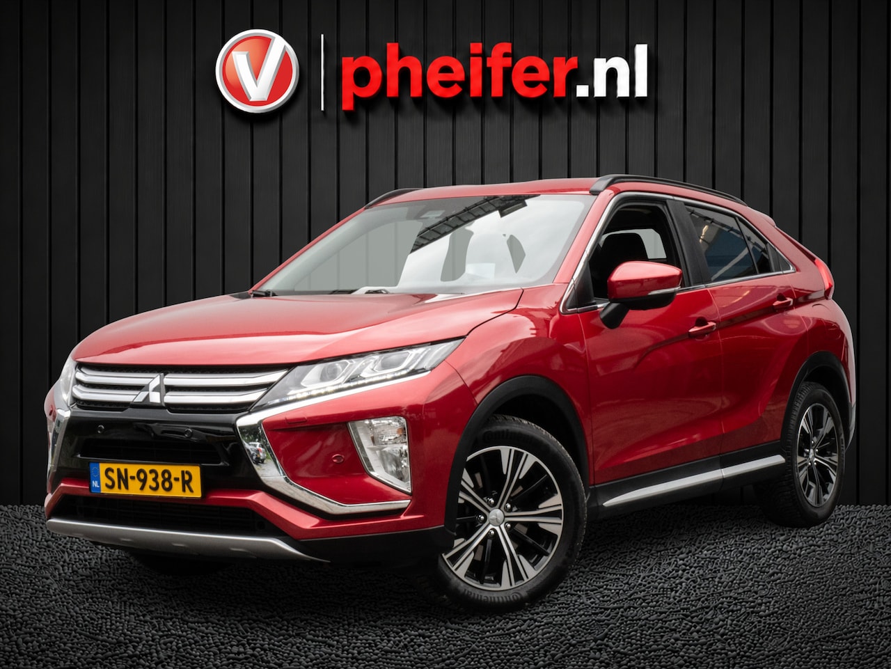 Mitsubishi Eclipse Cross - 1.5 DI-T 164pk First Edition Head up/ Stoelverwarming/ Camera/ Cruise control/ 18" Lmv/ Ca - AutoWereld.nl