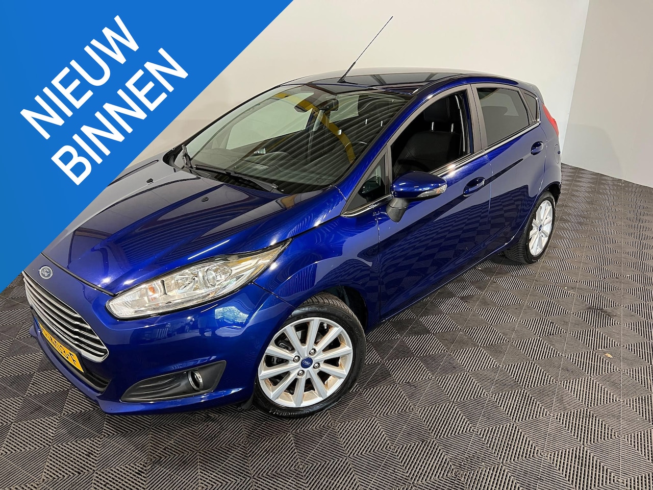 Ford Fiesta - 1.0 EcoBoost Candy Blue Edition 1.0 EcoBoost Candy Blue Edition - AutoWereld.nl