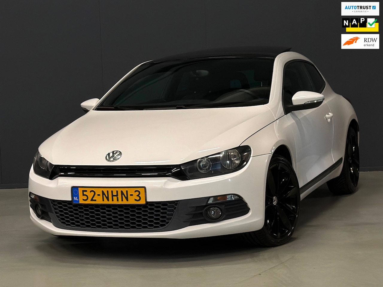 Volkswagen Scirocco - 1.4 TSI Highline Plus AUTOMAAT PANO/LEDER/CRUISE | KEURIGE AUTO ! - AutoWereld.nl
