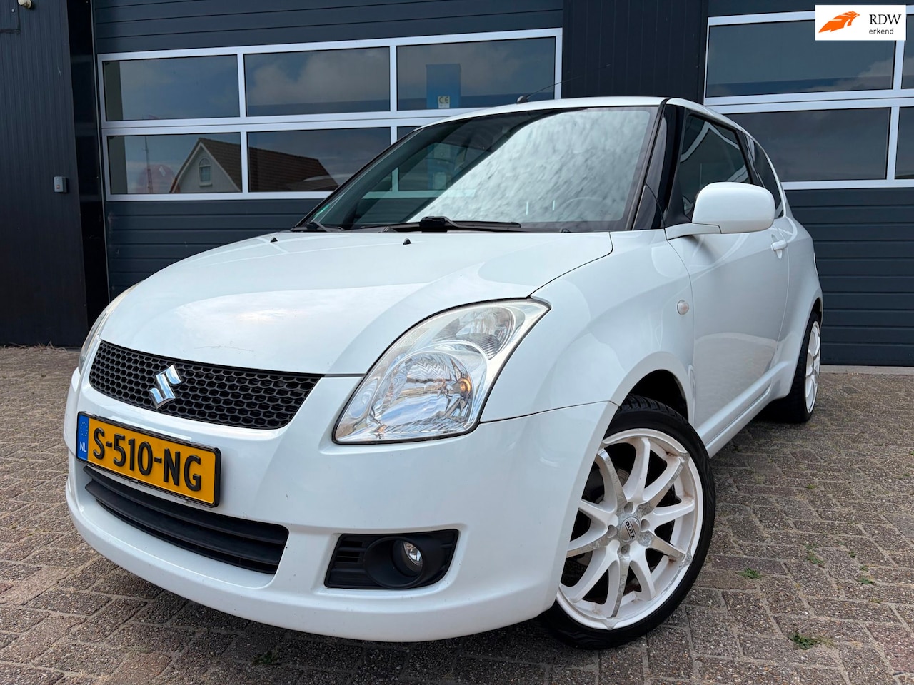 Suzuki Swift - 1.3 Base|Airco|A/A Carplay|1Jaar APK!!!| - AutoWereld.nl