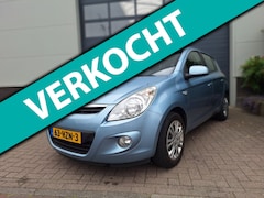 Hyundai i20 - | 1.4i DynamicVersion | Volledig onderhouden | Airco | Trekhaak |
