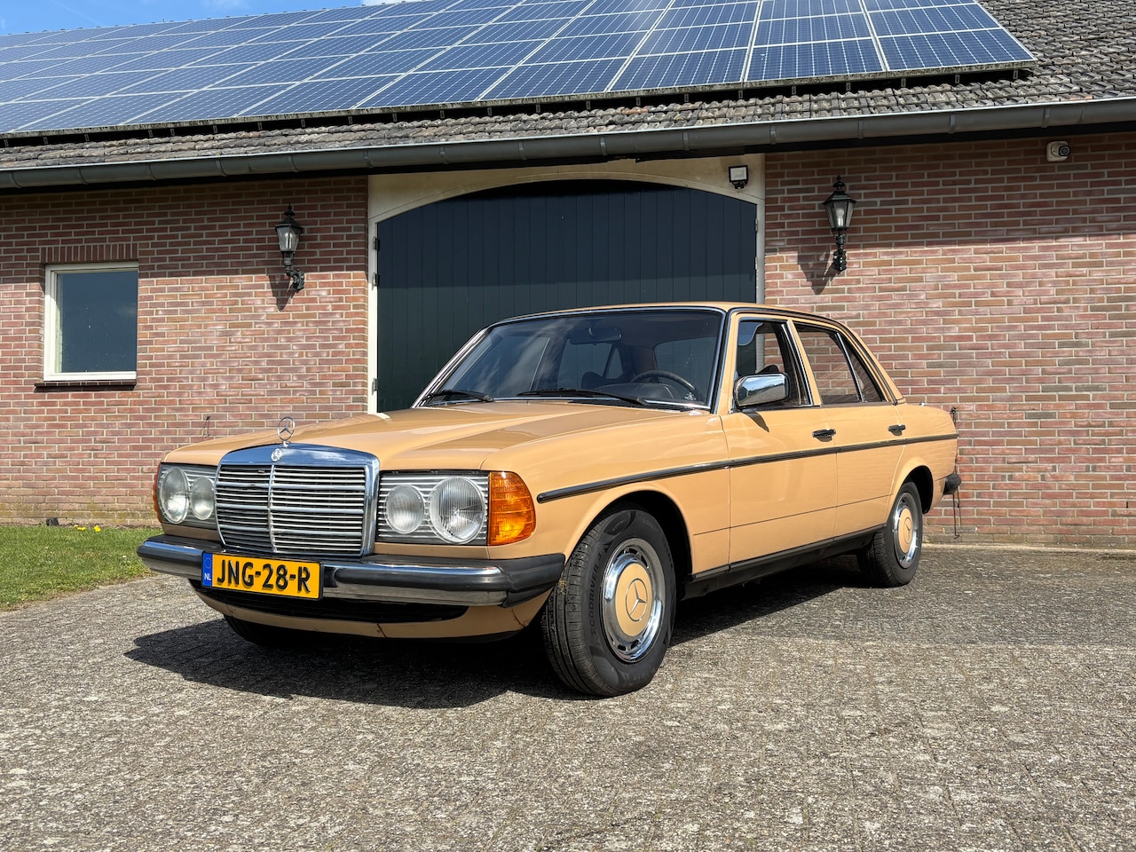 Mercedes-Benz 200-280 (W123) - 200 - AutoWereld.nl