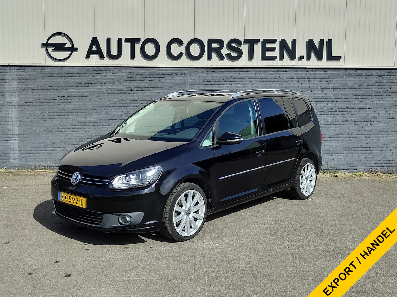 Volkswagen Touran - 2.0TDI 170PK Autom. Highline 7-Persoons Panoramadak Leder Navi Ecc Camera Stoelverwarming - AutoWereld.nl