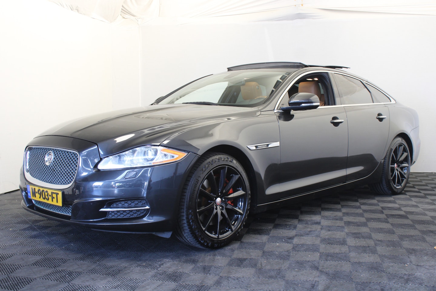 Jaguar XJ - 5.0 V8 Portfolio 5.0 V8 Portfolio - AutoWereld.nl
