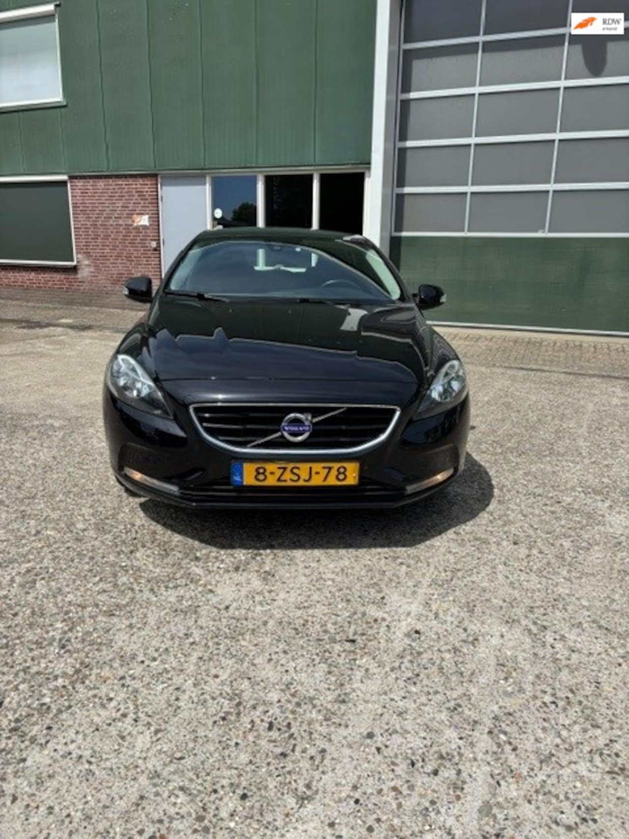 Volvo V40 - 1.6 T3 Momentum/ Panodak / Trekhaak/ Navi/Stoelverwarming /PDC - AutoWereld.nl
