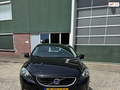 Volvo V40 - 1.6 T3 Momentum/ Panodak / Trekhaak/ Navi/Stoelverwarming /PDC