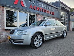 Skoda Superb - 2.0 Business Edition Trekhaak Airco/Clima Nette Auto NAP Cruise Control Carplay