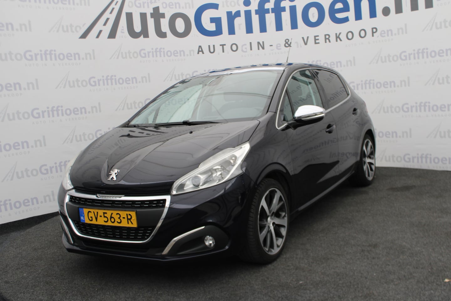 Peugeot 208 - 1.2 PureTech Première nette 5-deurs met panoramadak - AutoWereld.nl
