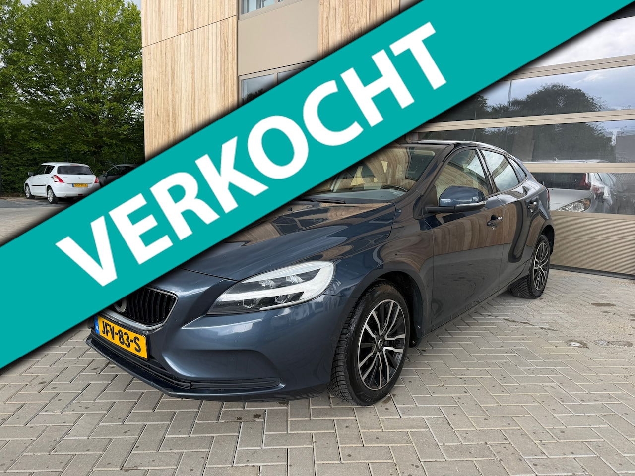 Volvo V40 - 2.0 T2 Summum 5drs|NAVI|Clima|Parkeersensoren|Nieuwe APK - AutoWereld.nl