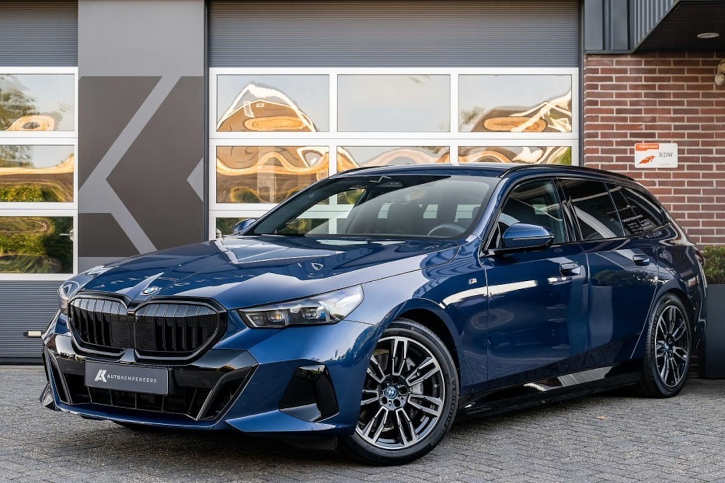 BMW i5 Touring - i5 eDrive40 M Sport | Driving Ass. + | Trekhaak | 360 Camera | Harman/Kardon | Stuurverw. - AutoWereld.nl