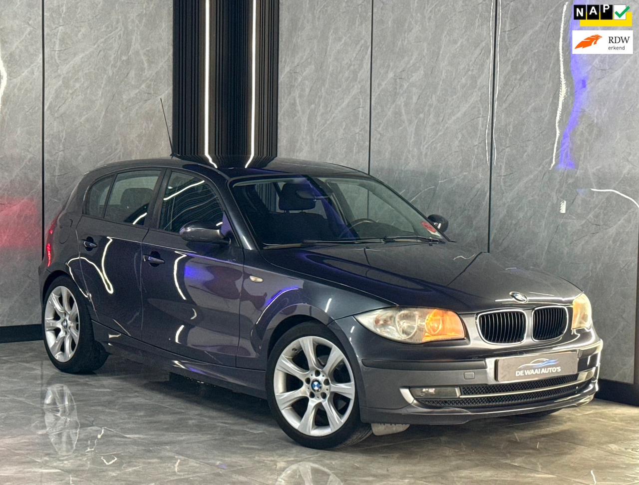 BMW 1-serie - 118i Business Line |Automaat|CarPlay|Airco|Boekjes - AutoWereld.nl