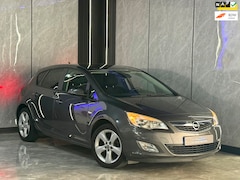 Opel Astra - 1.4 Turbo Edition |Navi|Vol Onderh|Airco|Cruise|Trekhaak|Sfeer|