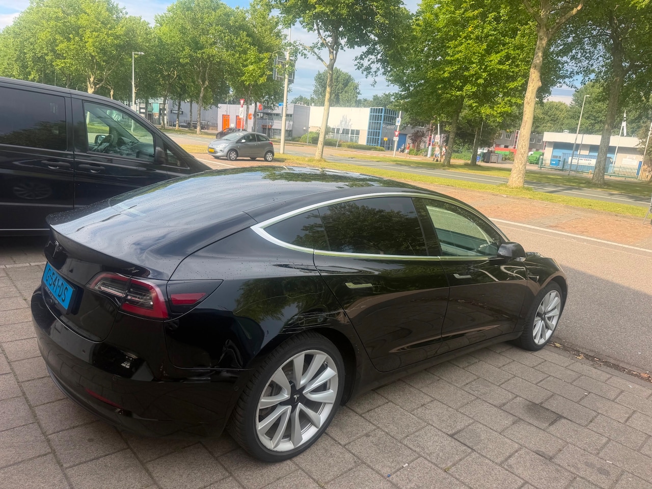 Tesla Model 3 - Standard RWD Plus 60 kWh bj 2019 taxiklaar - AutoWereld.nl