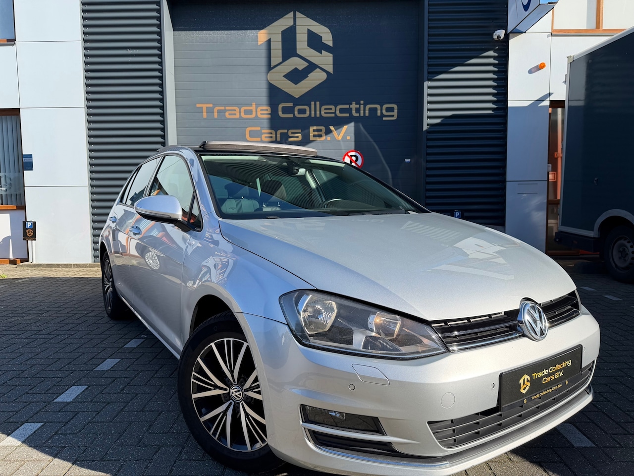 Volkswagen Golf - 1.2 TSI Connected Series Automaat-Carplay-Pano-Stoelv - AutoWereld.nl