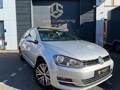 Volkswagen Golf - 1.2 TSI Connected Series Automaat-Carplay-Pano-Stoelv