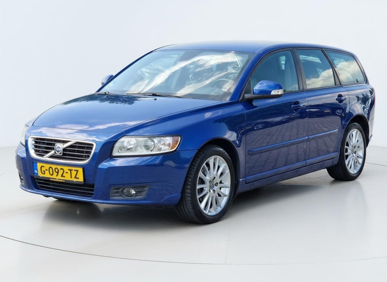 Volvo V50 - 2.0 Summum TREKHAAK PDC CRUISE CLIMA - AutoWereld.nl