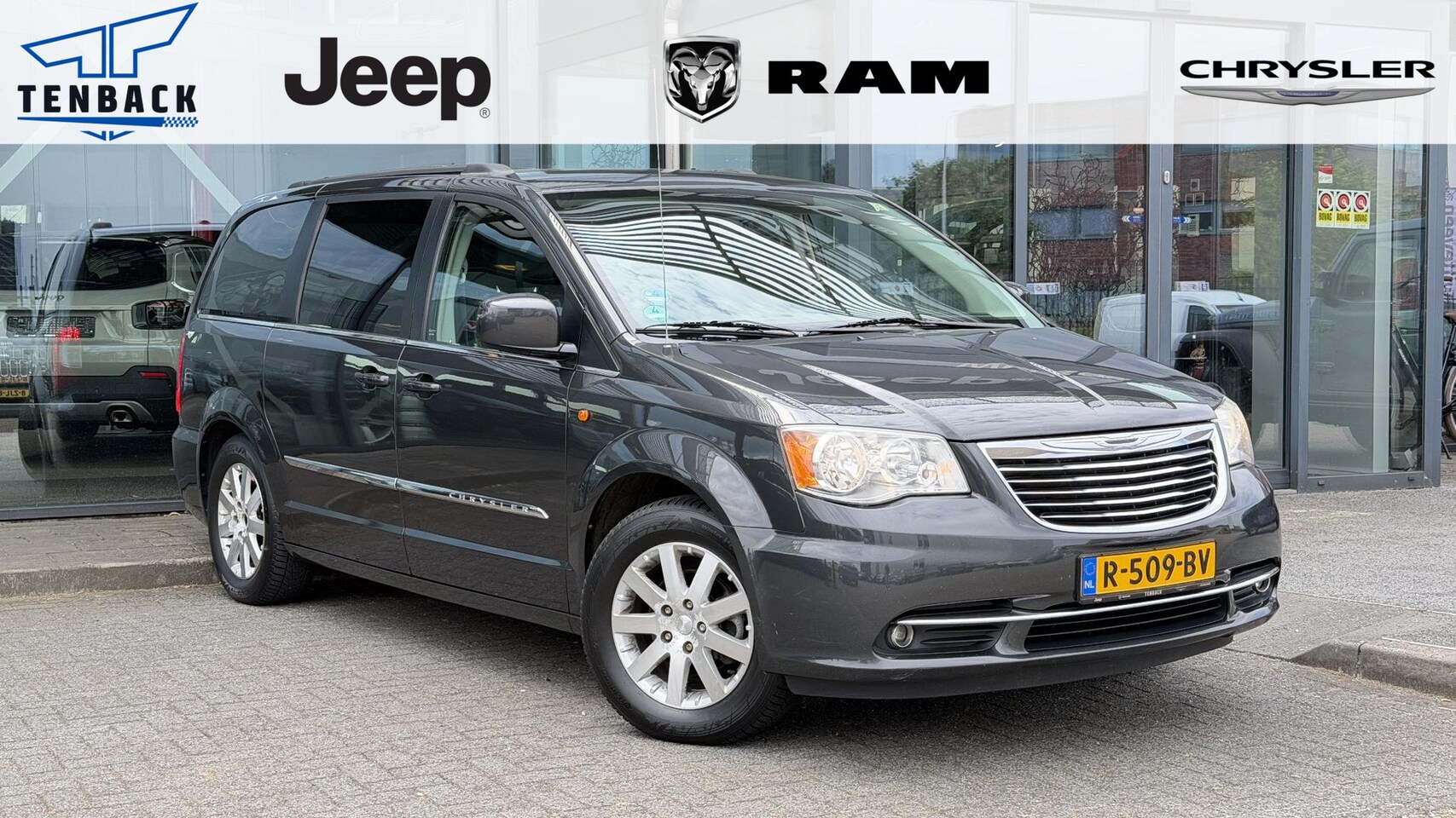 Chrysler Town and Country - 3.6 V6 7-zitter - AutoWereld.nl