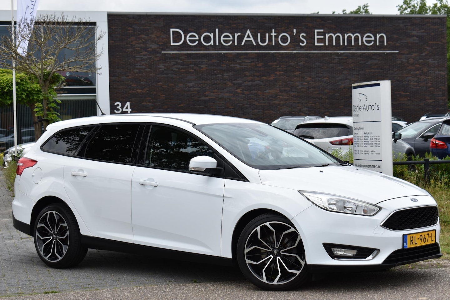Ford Focus Wagon - 1.0 Lease Edition LMV CLIMA NAVI - AutoWereld.nl