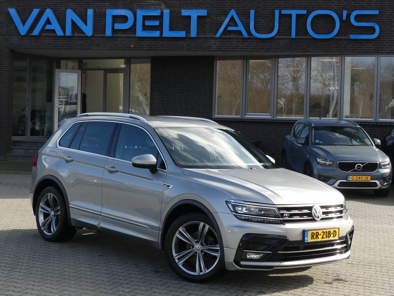 Volkswagen Tiguan - 1.4 TSI Comfortline Business R / LED / VIRTUAL / TREKHAAK - AutoWereld.nl