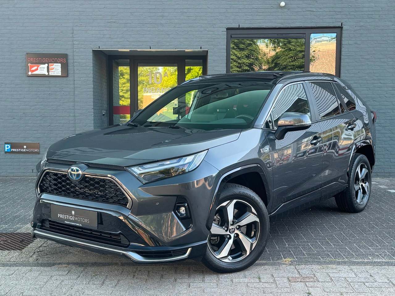 Toyota RAV4 - 2.5 Plug-in Hybrid AWD 306PK PANO|Elektr.Klep|Stoelverwarming V+A - AutoWereld.nl