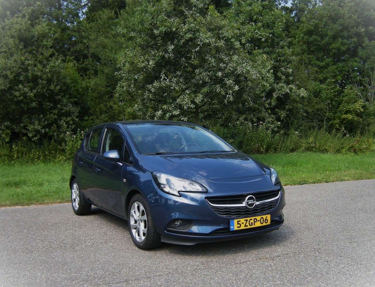 Opel Corsa - 1.0 Turbo Edition . 5 Drs . Vele options . PDC . Cruiscontrol . Carplay . Airco . enz - AutoWereld.nl