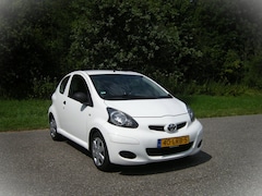Toyota Aygo - 1.0-12V Access . 3 Deurs . Airco . Nw . APK . leuke auto