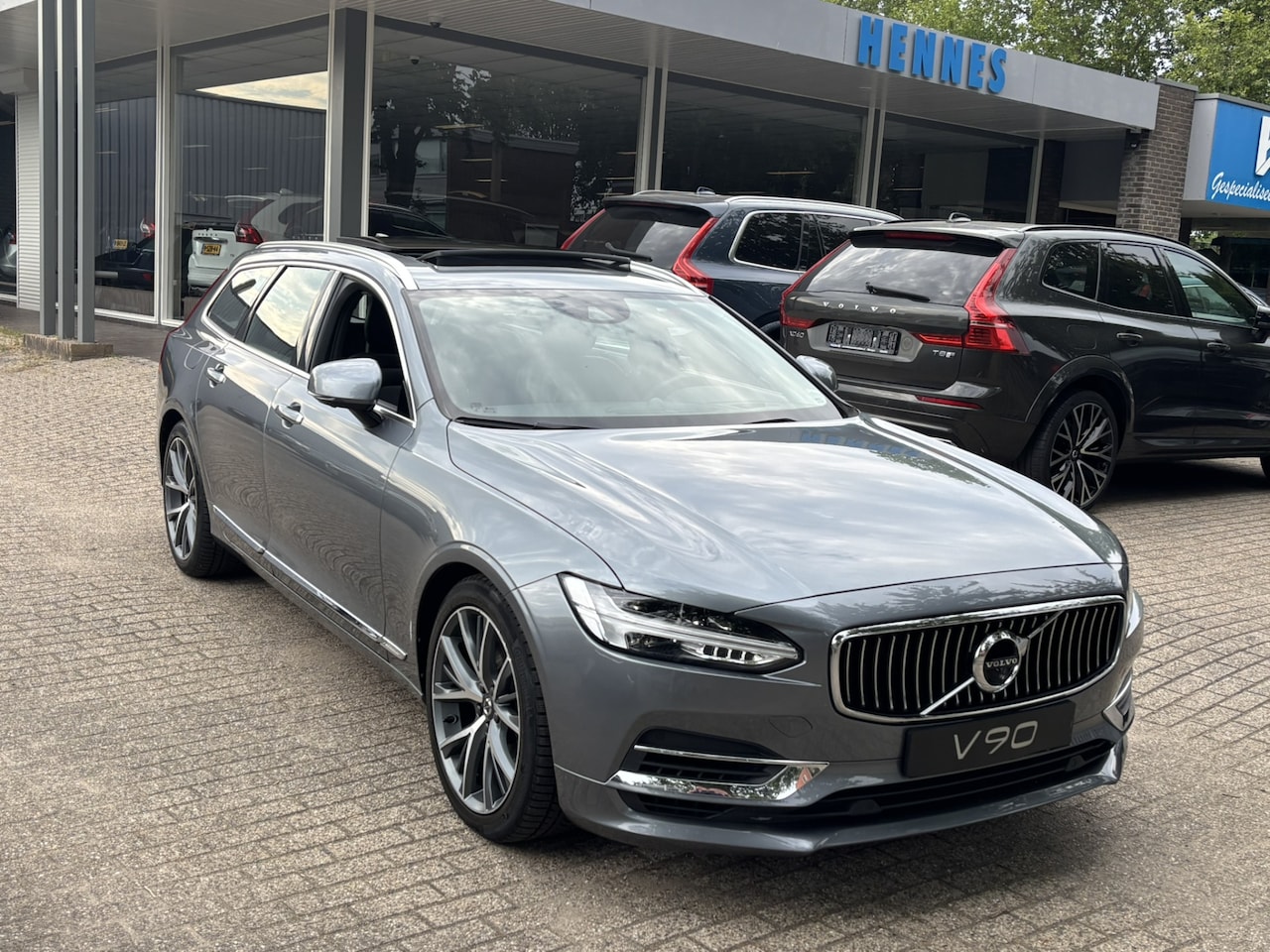 Volvo V90 - T8 AWD Inscription B&W HeadUp Panorama 360 DAB - AutoWereld.nl