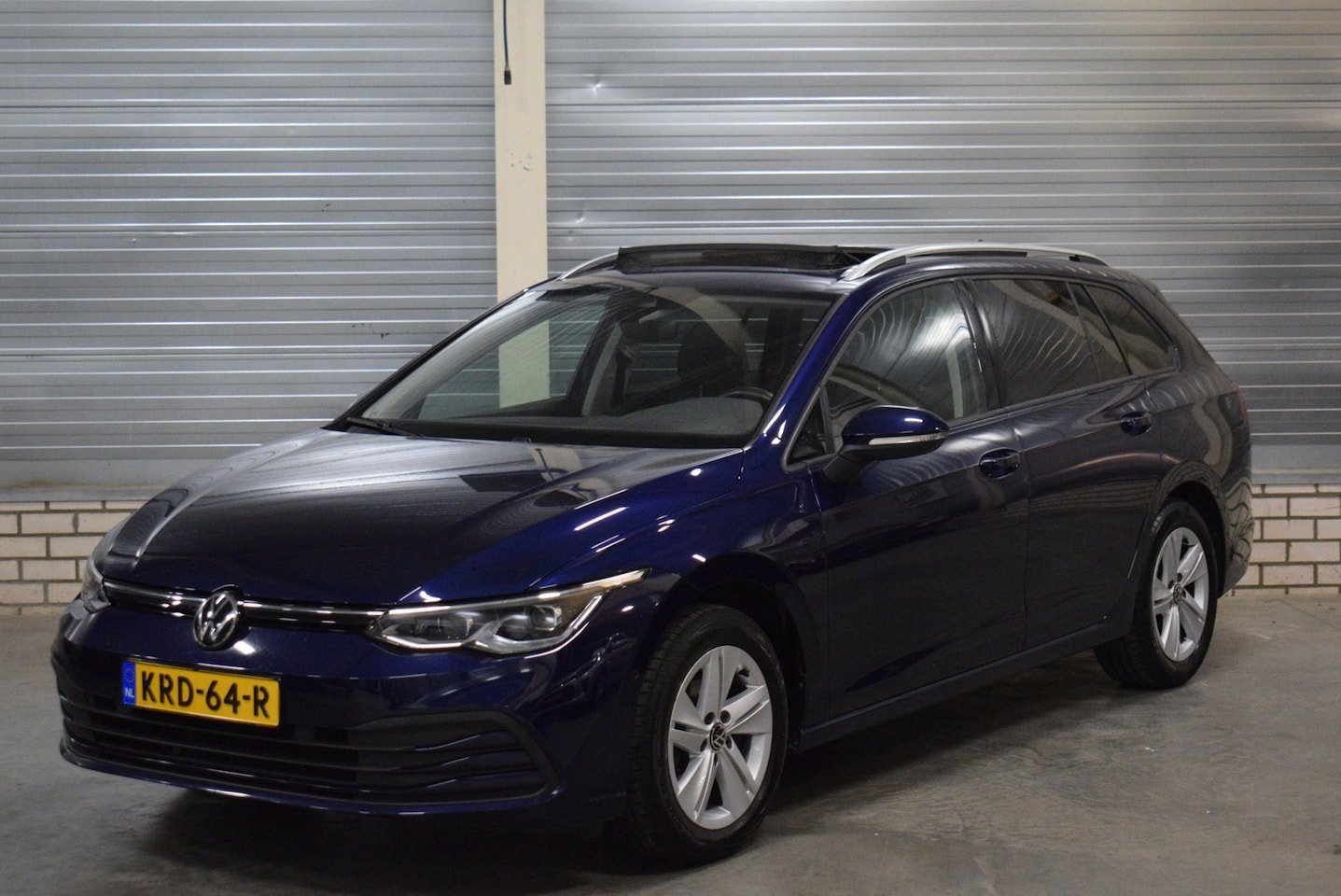 Volkswagen Golf Variant - 1.0 TSI Life Business +Schuifdak|Led Koplampen|Virtual Cockpit|Stoelverw.|Camera|Parkeerse - AutoWereld.nl
